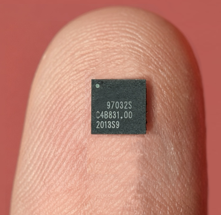 microchip en yema dedo